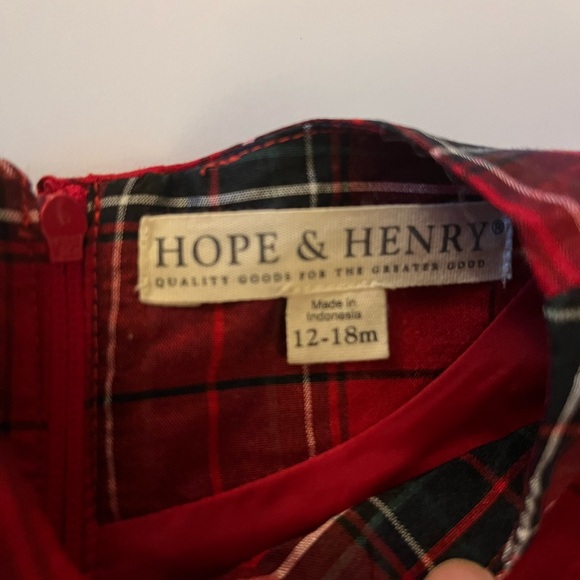 Adorable toddler Christmas dress - Picture 4 of 4